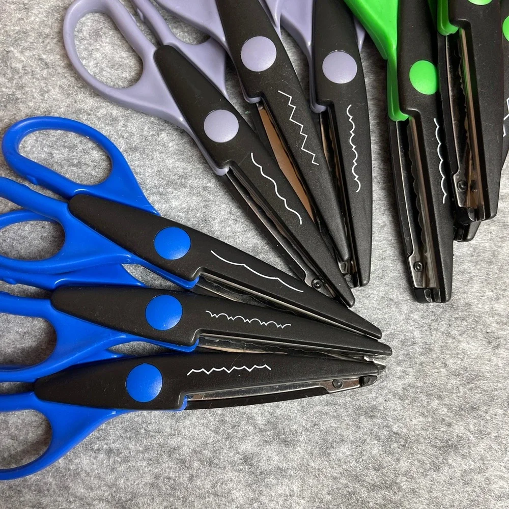 18 Piece Decorative Edge Craft Scissors Set 18 Colors Designs 6 Inch Length - Picture 7 of 7